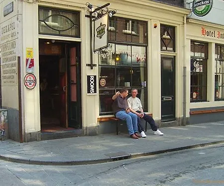 Internationaal * Amsterdam
